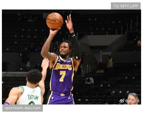 沃克防守能力持续提升，状态回暖助球队再创佳绩