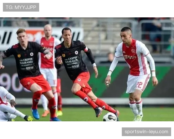 费登独特跑动风格引领战术革新,球队进攻火力显著提升 费登独特跑动风格引领战术革新,球队进攻火力显著提升