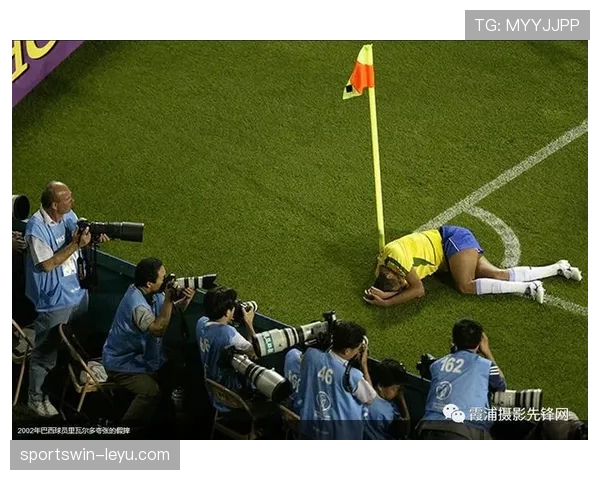 历届经典重现：足球史上那些令人难忘的稳健瞬间再度引发热议