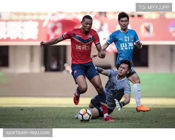 越南队阮进灵表现稳健，惊人速度助球队斩获关键胜利