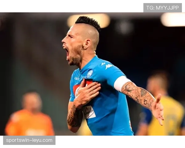 福登亲民互动展球星风采，稳健表现赢得球迷心