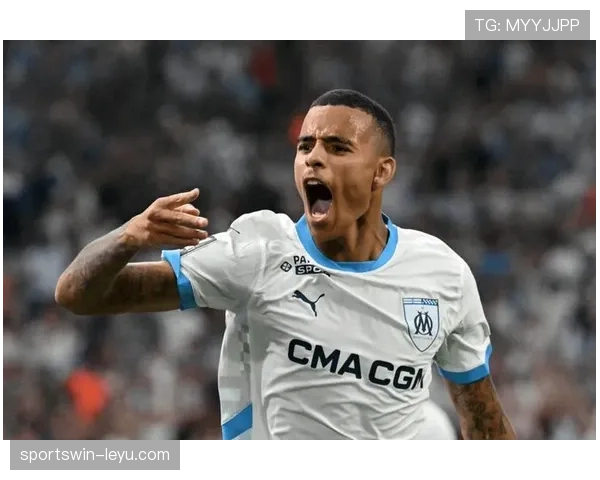 滕哈赫中场配置变化引发热议,曼联新战术能否助球队状态回暖 滕哈赫中场配置变化引发热议,曼联新战术能否助球队状态回暖