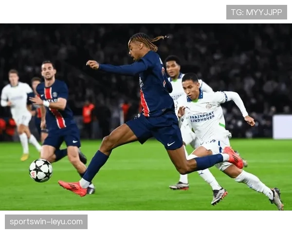 登贝莱vs阿什拉夫:边路速度对抗与战术角色博弈分析 登贝莱vs阿什拉夫:边路速度对抗与战术角色博弈分析