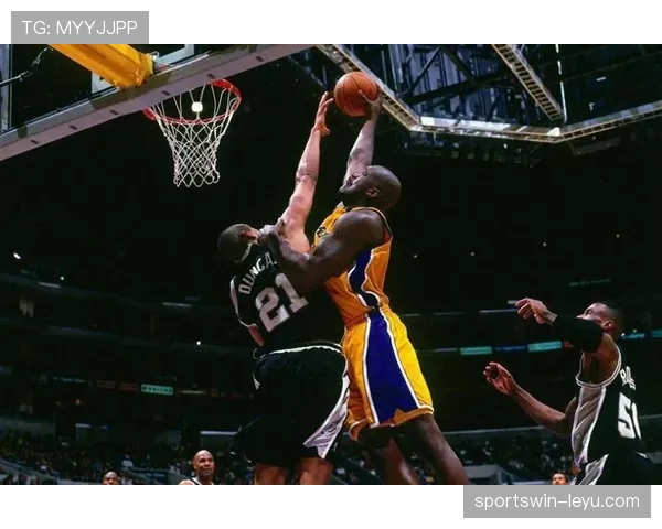 邓肯低位单打效率仍领跑内线，攻防影响力改变比赛节奏